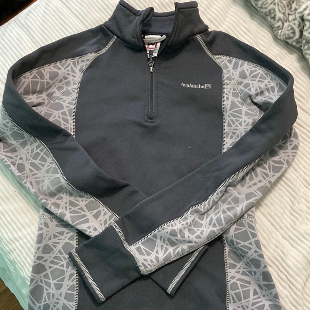 Avalanche 1/4 zip grey sweatshirt